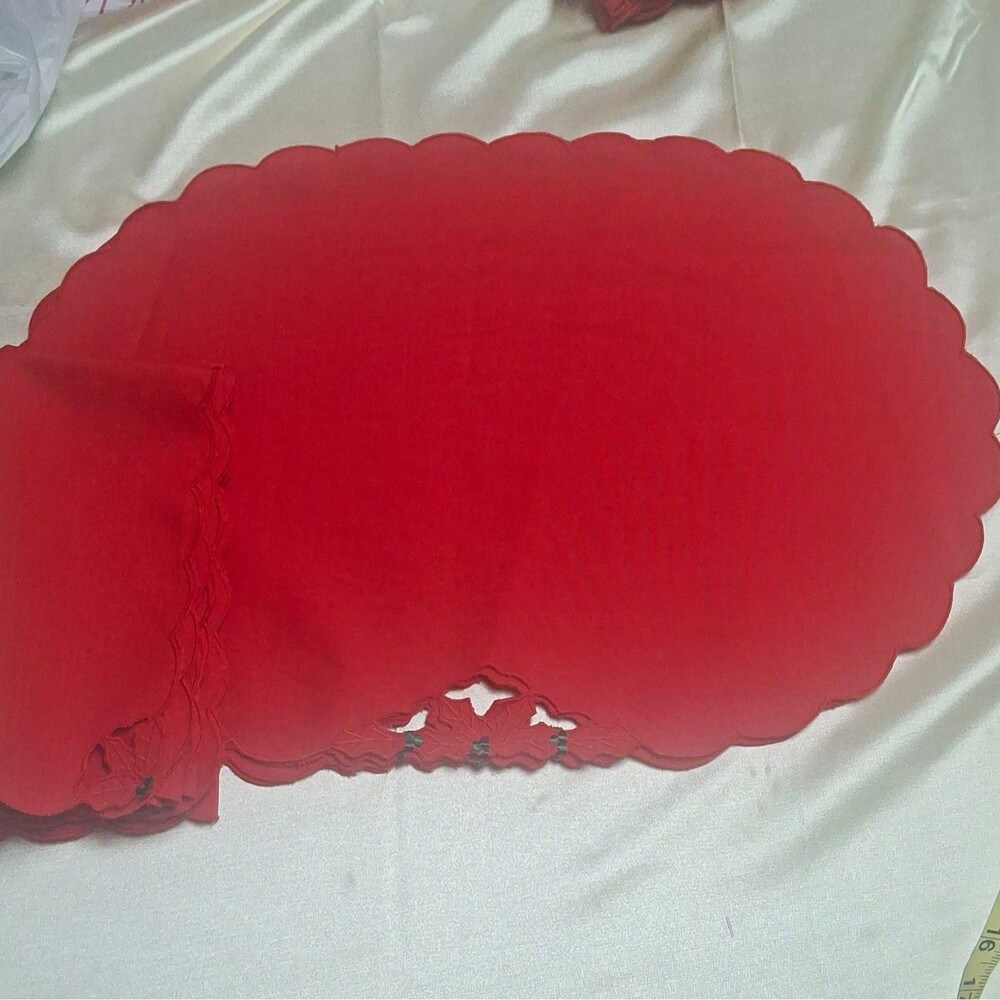 Waterford Linens Red Poinsettia Christmas Placemats Napkins 8 Pc Set Embroidered